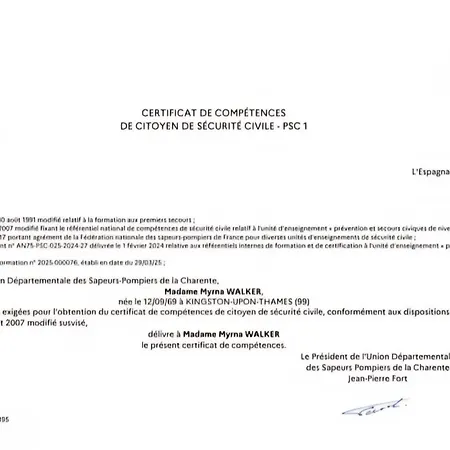 Accesible Countryside Retreat With Private Garden And Modern Facilities Chassenon