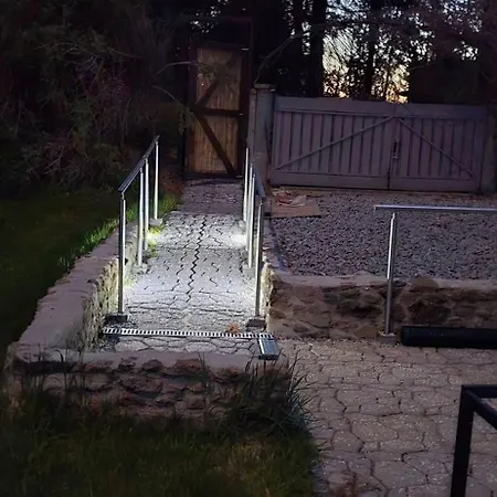 Accesible Countryside Retreat With Private Garden And Modern Facilities 4*