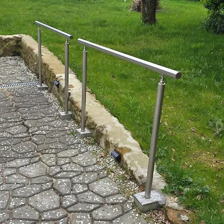 Pensjonat Accesible Countryside Retreat With Private Garden And Modern Facilities Chassenon