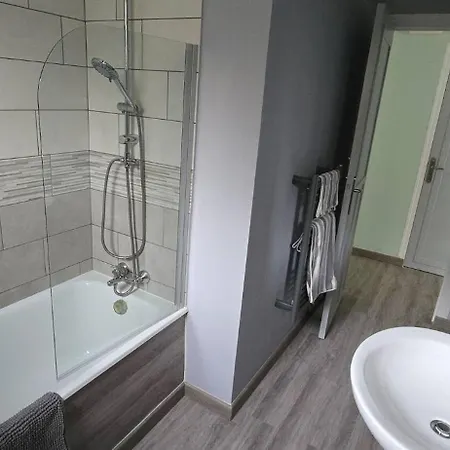 Accesible Countryside Retreat With Private Garden And Modern Facilities Pensjonat