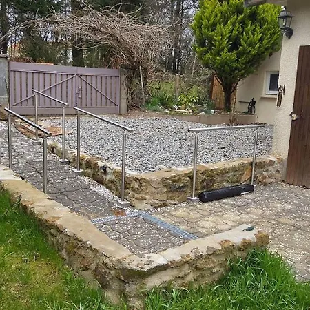 Accesible Countryside Retreat With Private Garden And Modern Facilities Chassenon