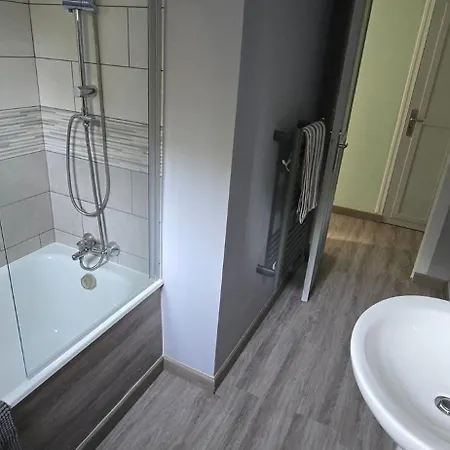 Accesible Countryside Retreat With Private Garden And Modern Facilities 4*