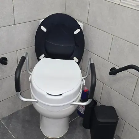 Accesible Countryside Retreat With Private Garden And Modern Facilities 4* Chassenon