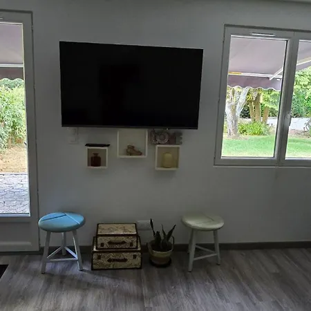 Accesible Countryside Retreat With Private Garden And Modern Facilities