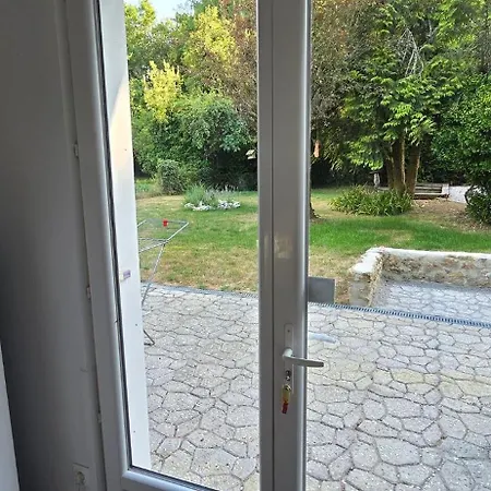 Accesible Countryside Retreat With Private Garden And Modern Facilities 4*