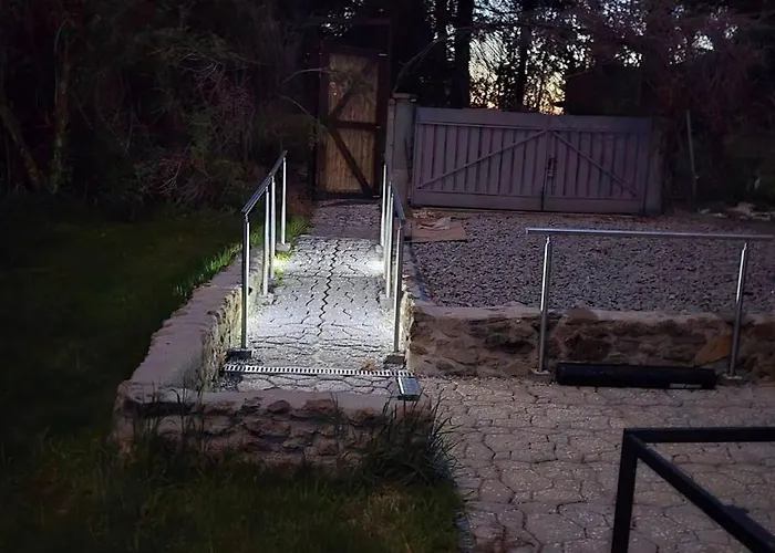 Accesible Countryside Retreat With Private Garden And Modern Facilities 4*