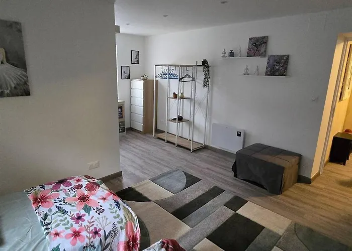 Accesible Countryside Retreat With Private Garden And Modern Facilities 4*