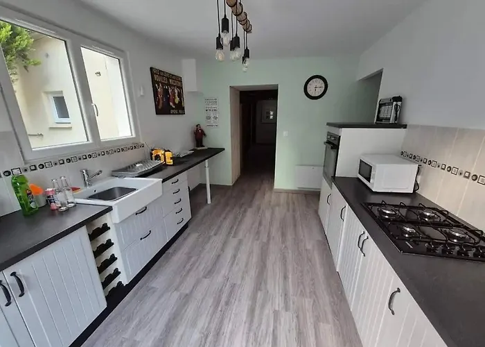 Accesible Countryside Retreat With Private Garden And Modern Facilities 4*