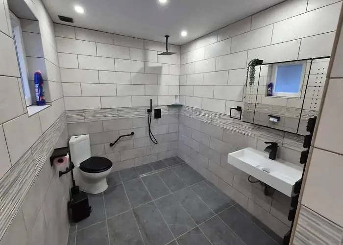 Accesible Countryside Retreat With Private Garden And Modern Facilities Gæstehus