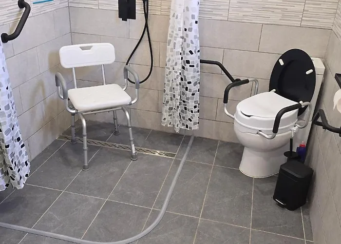 Accesible Countryside Retreat With Private Garden And Modern Facilities Chassenon