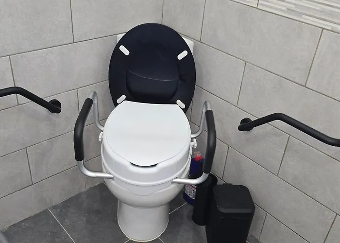 Accesible Countryside Retreat With Private Garden And Modern Facilities 4* Chassenon