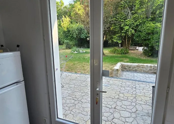 Accesible Countryside Retreat With Private Garden And Modern Facilities 4*