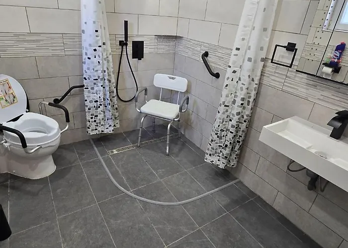 Accesible Countryside Retreat With Private Garden And Modern Facilities 4* Chassenon